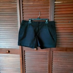 Old Navy black shorts